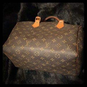 Authentic LV Speedy with lock!